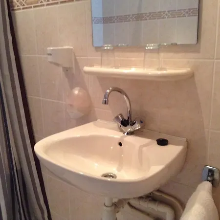 Aadam Wilhelmina 3*
