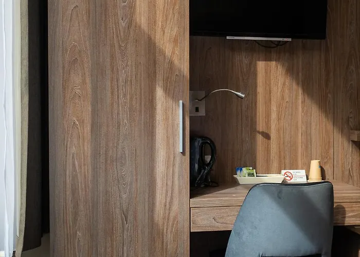 Aadam Wilhelmina Hotel 3*