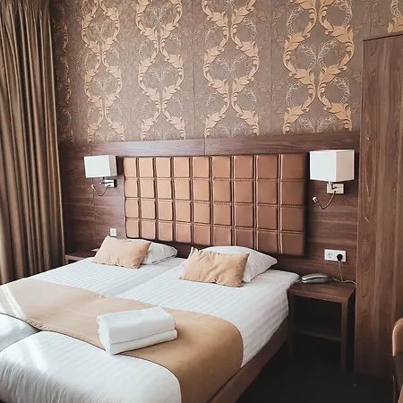 Aadam Wilhelmina Hotel 3*