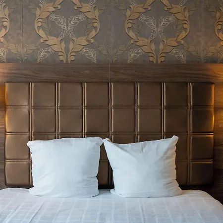 Aadam Wilhelmina Hotell