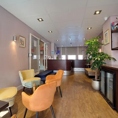 Aadam Wilhelmina 3*