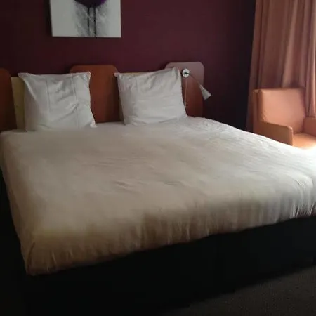 Aadam Wilhelmina 3*