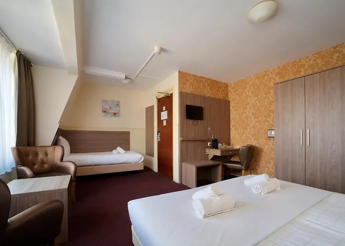 Aadam Wilhelmina Amsterdam