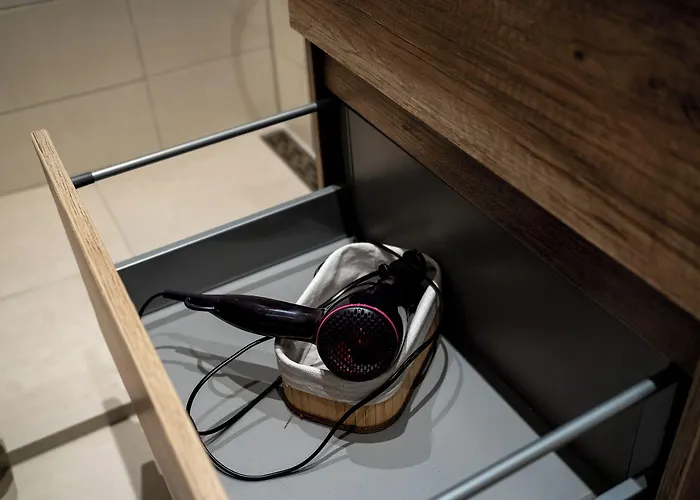 Aadam Wilhelmina Otel