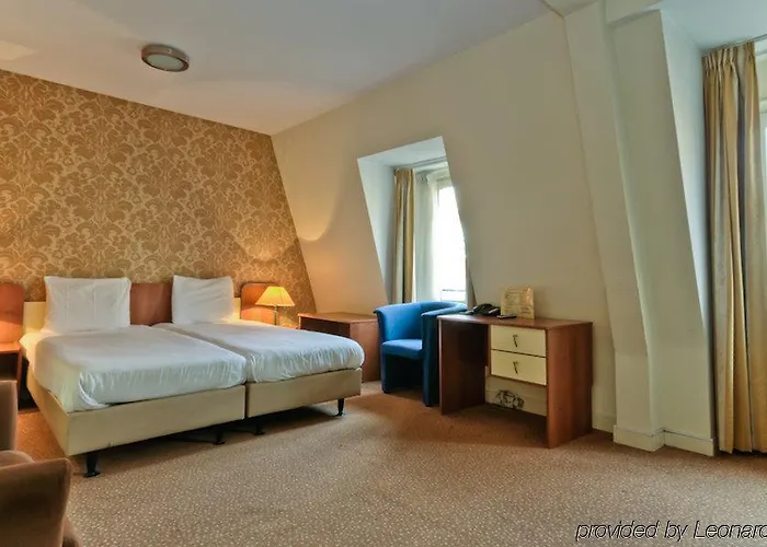 Aadam Wilhelmina Otel