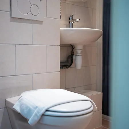 Aadam Wilhelmina 3*
